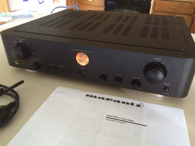 Marantz PM 17 Reference Series Integrated amp NICE