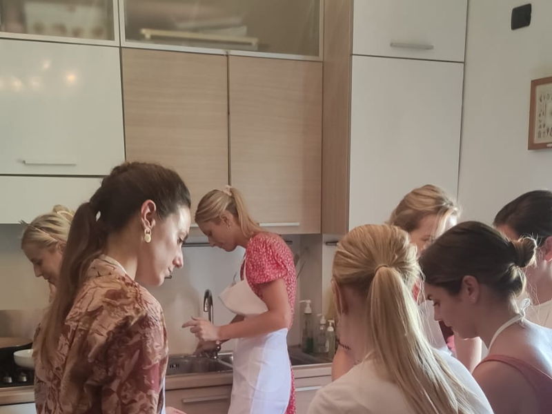 Cooking classes Verona: Bachelorette party in the city of Romeo and Juliet