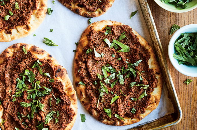 Pizza à la viande hachée (lahmajoun)