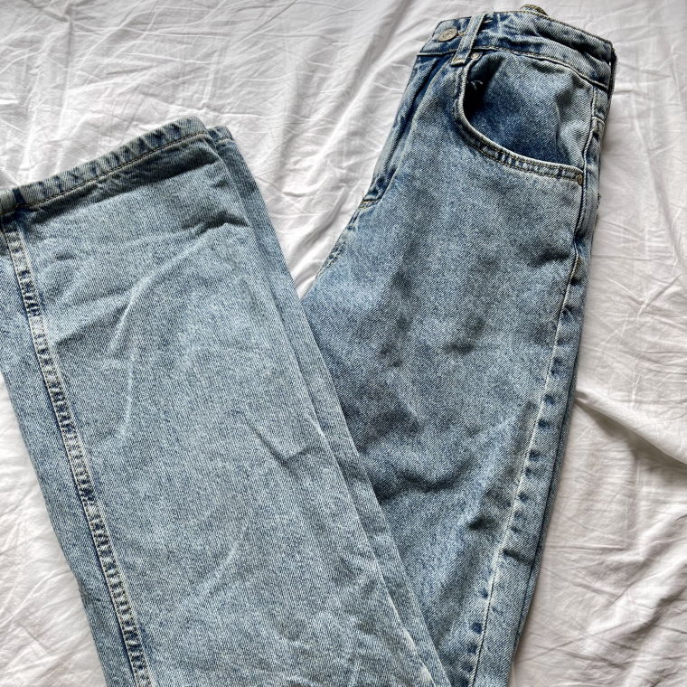 light blue jeans 🩵