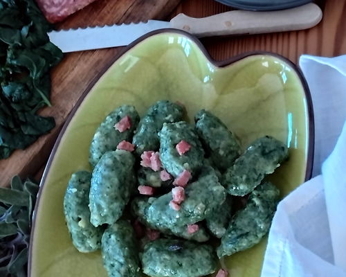 Corsi di cucina Spormaggiore: Due ricette di pasta fresca con i profumi della mia terra