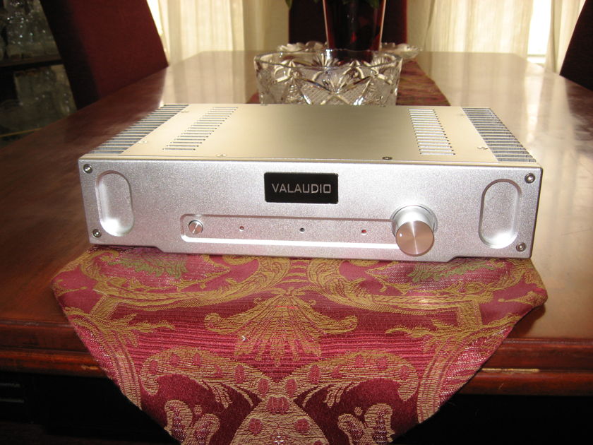 ValAudio  Integrated Amplifier Pure Class A 10 WPC - AS NEW~!