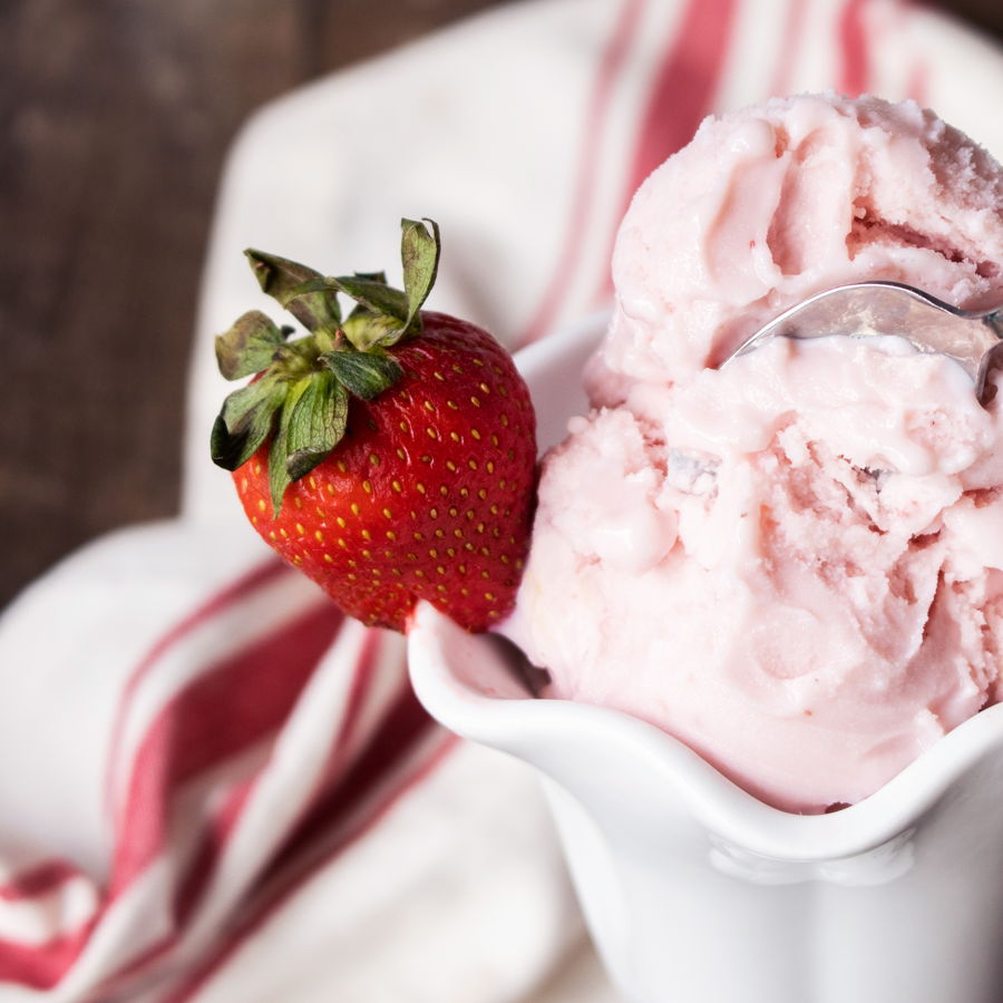 keto strawberry ice cream