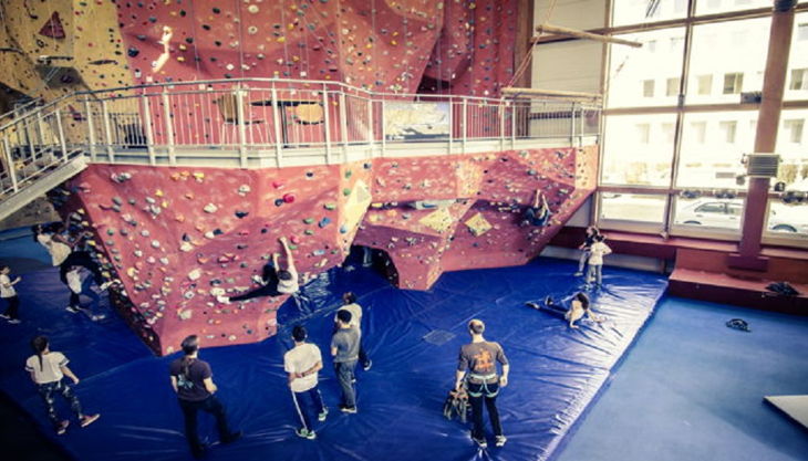 magic mountain kletterwände innen