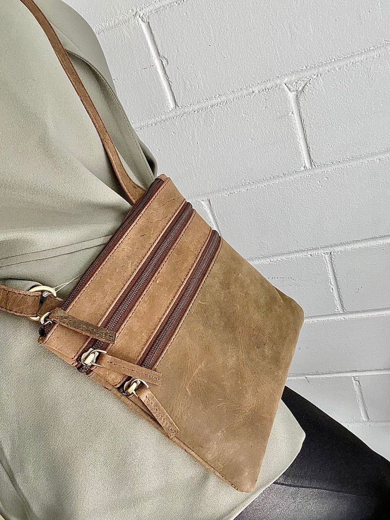 Hunter Leather Crossbody Bag Style 62021