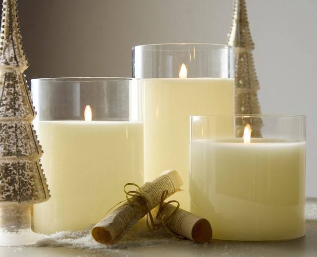 Raz Imports Wooden Sleigh With Winter Natural Arrangement and Pinecone Christmas Home Decor