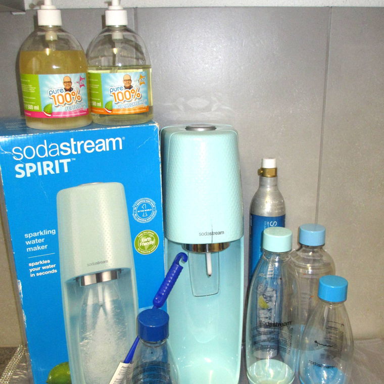 SodaStream Spirit Blau 4 Flaschen Gas leer Pepsi 