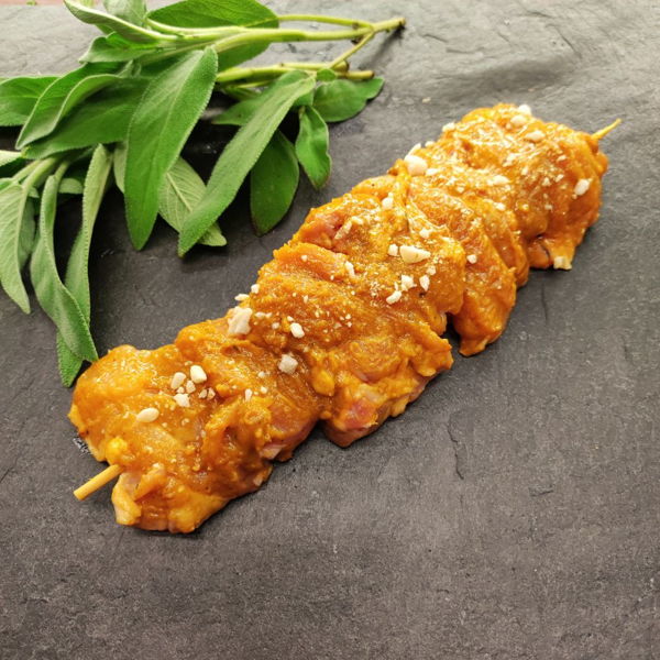 brochette-de-cuisse-de-poulet-marine-cacahuete-curry