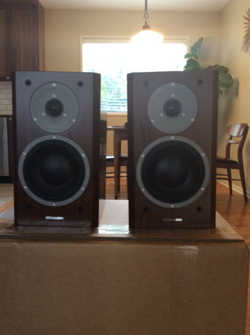 Dynaudio Focus 160 Speakers (Walnut)
