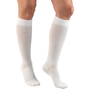 Ladies' Diamond Pattern Socks in White