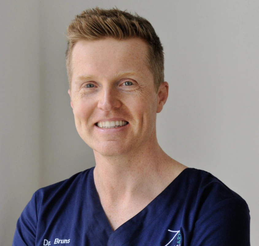 Dr. Jonas Bruns