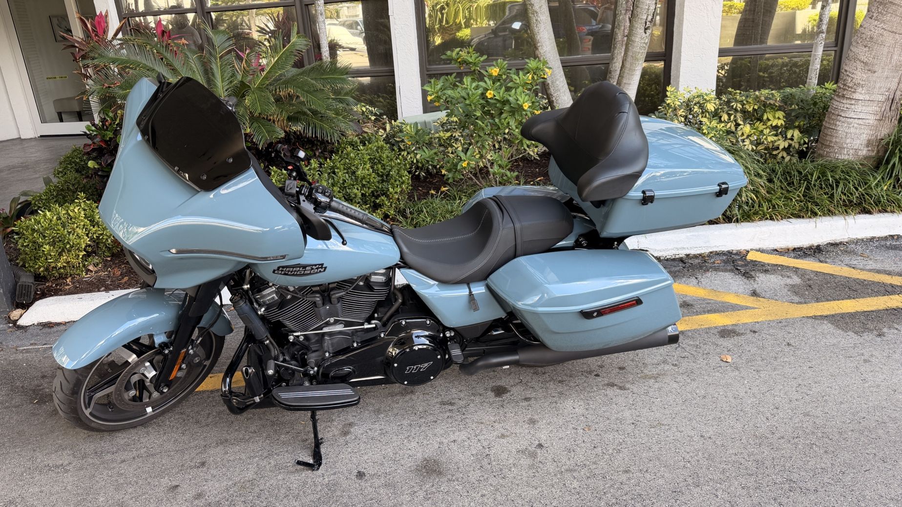 HARLEY-DAVIDSON STREET GLIDE for rent near Plantation, FL