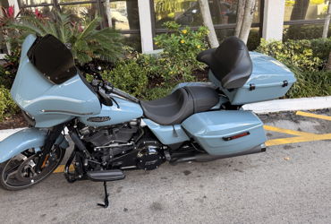 2024 HARLEY-DAVIDSON STREET GLIDE motorcycle for rent near Plantation, FL