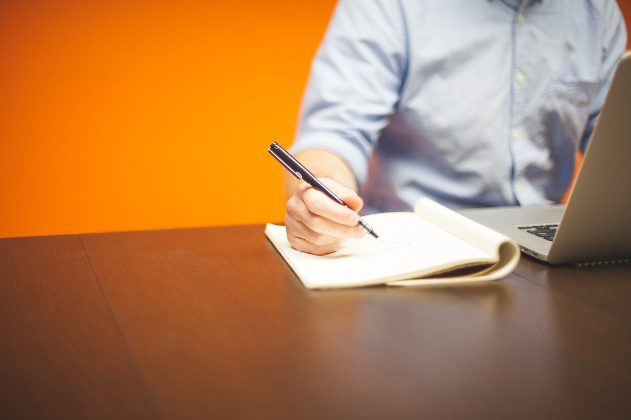 Analise o contrato