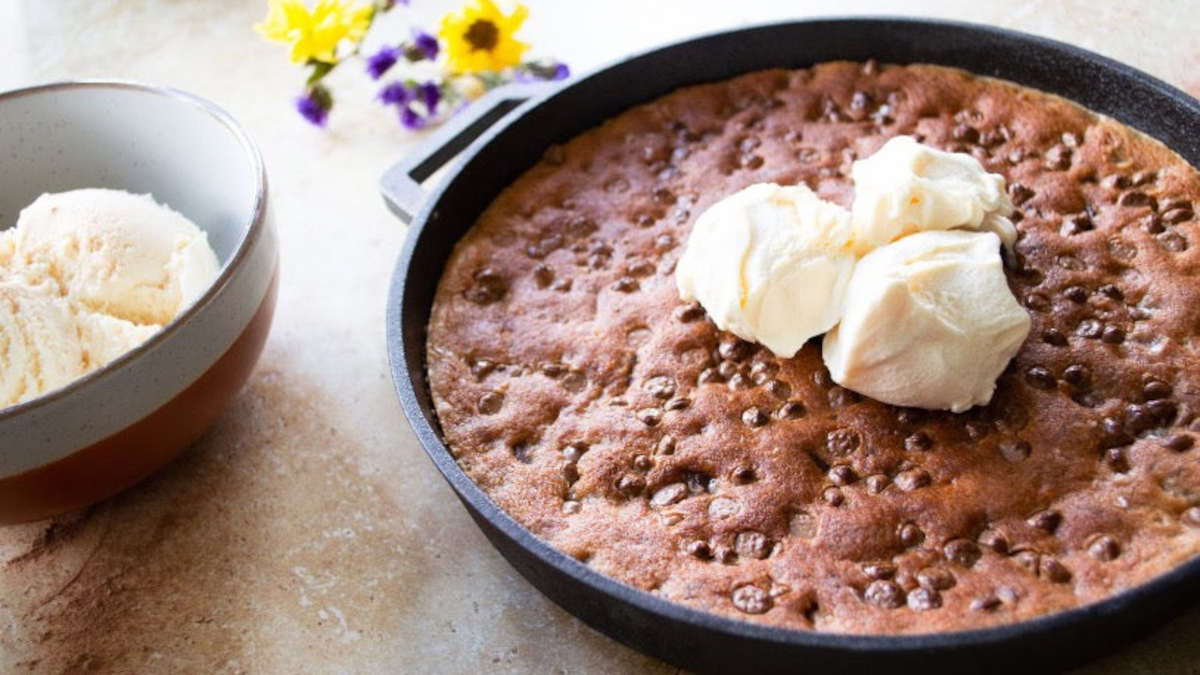 Easy Salted Chocolate Chip Skillet Cookie Recipe by Ooni | Minimax Blog