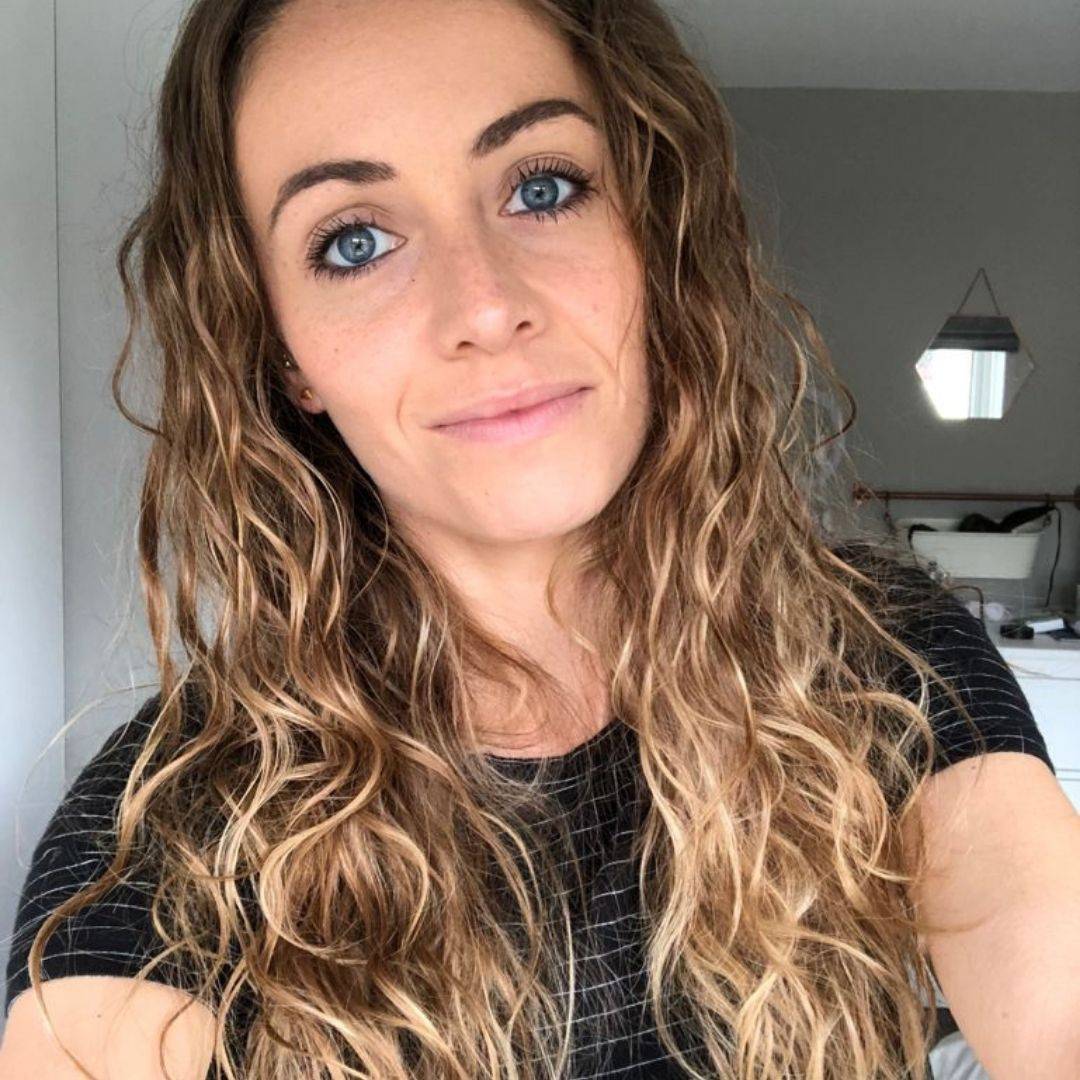 Image of women with wavy hair