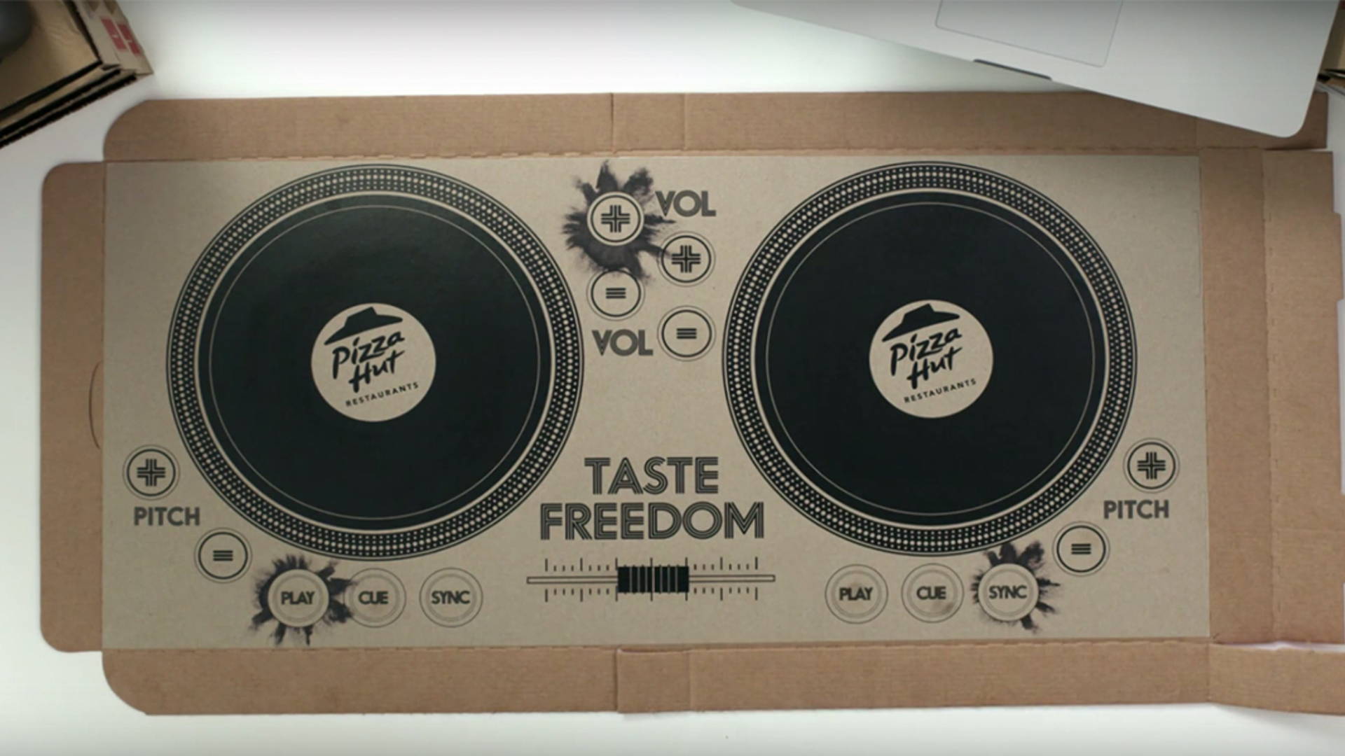 Featured image for PLAYABLE DJ BOX BY PIZZA HUT