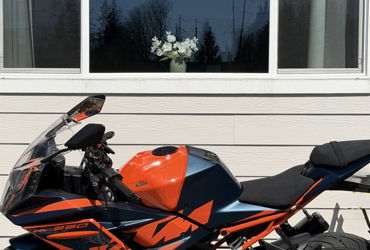 2023 KTM RC 390 motorcycle for rent near Lake Stevens, WA