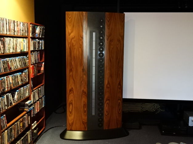 GENESIS 1. 4 Towers 7.3 ft high, 4 Towers Complete with...