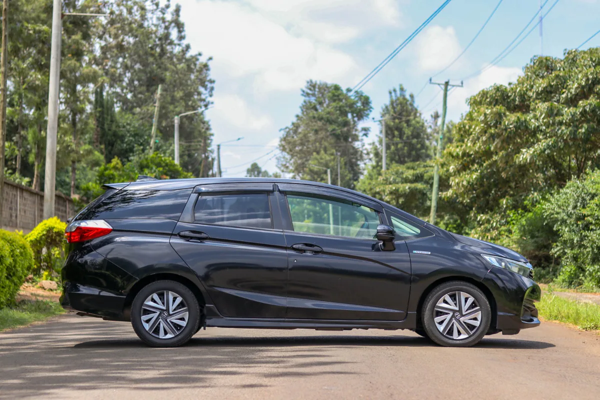 2016 Honda Fit Shuttle — Royal Max Motors — photo 11 of 12