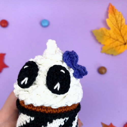 Skeleton Cupcake