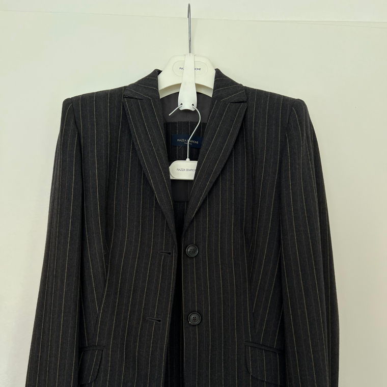 Suit woman sz 42 new Piazza Sempione made in Italy