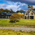 Vue de face sur la distillerie Isle of Raasay sur l'île de Raasay dans les Hébrides intérieures d'Ecosse