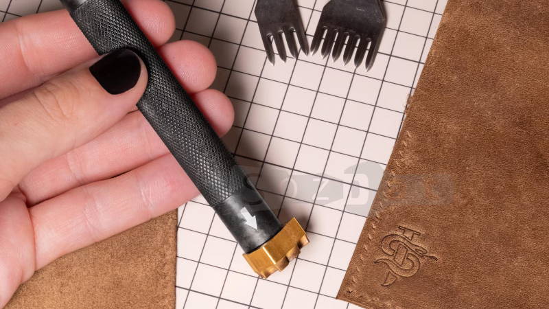 Leather Engraving Techniques Compared 003