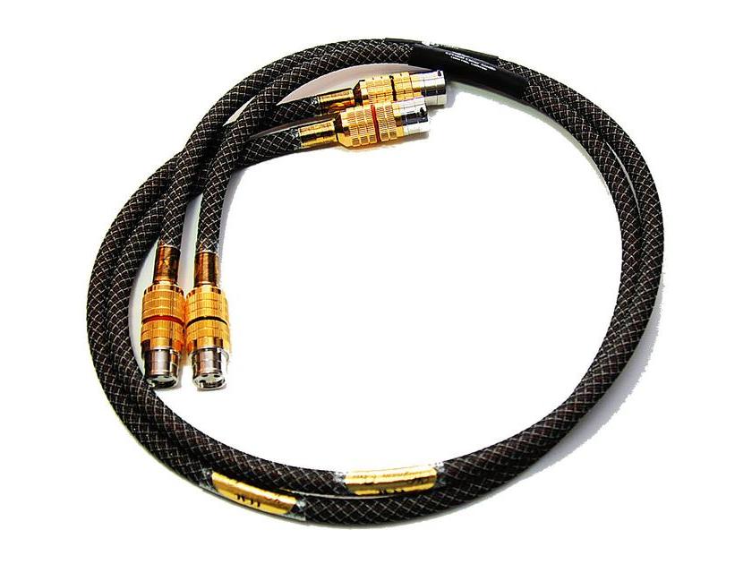 Crystal Clear Audio Magnum Opus Series  1.2 m Top of the line digital XLR Cable