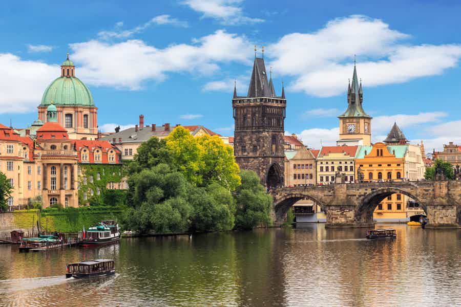 3 Hours Prague Private Boat Cruise Beer or Prosecco Unlimited - photo 4