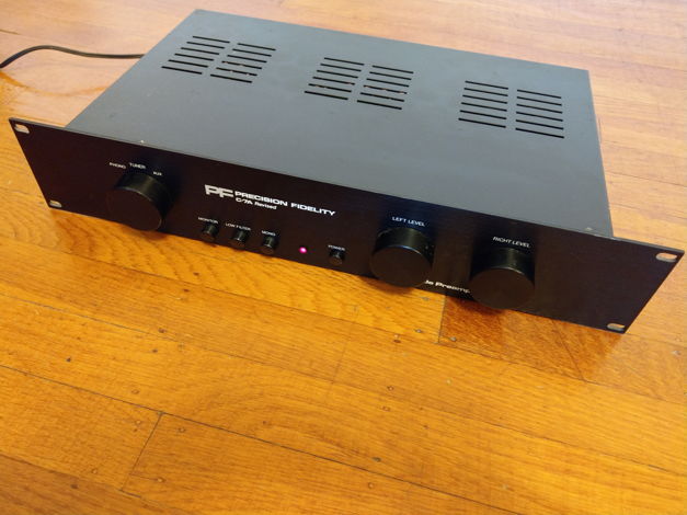 Precision Fidelity C7-AR Tube Preamp - Works and Looks ...