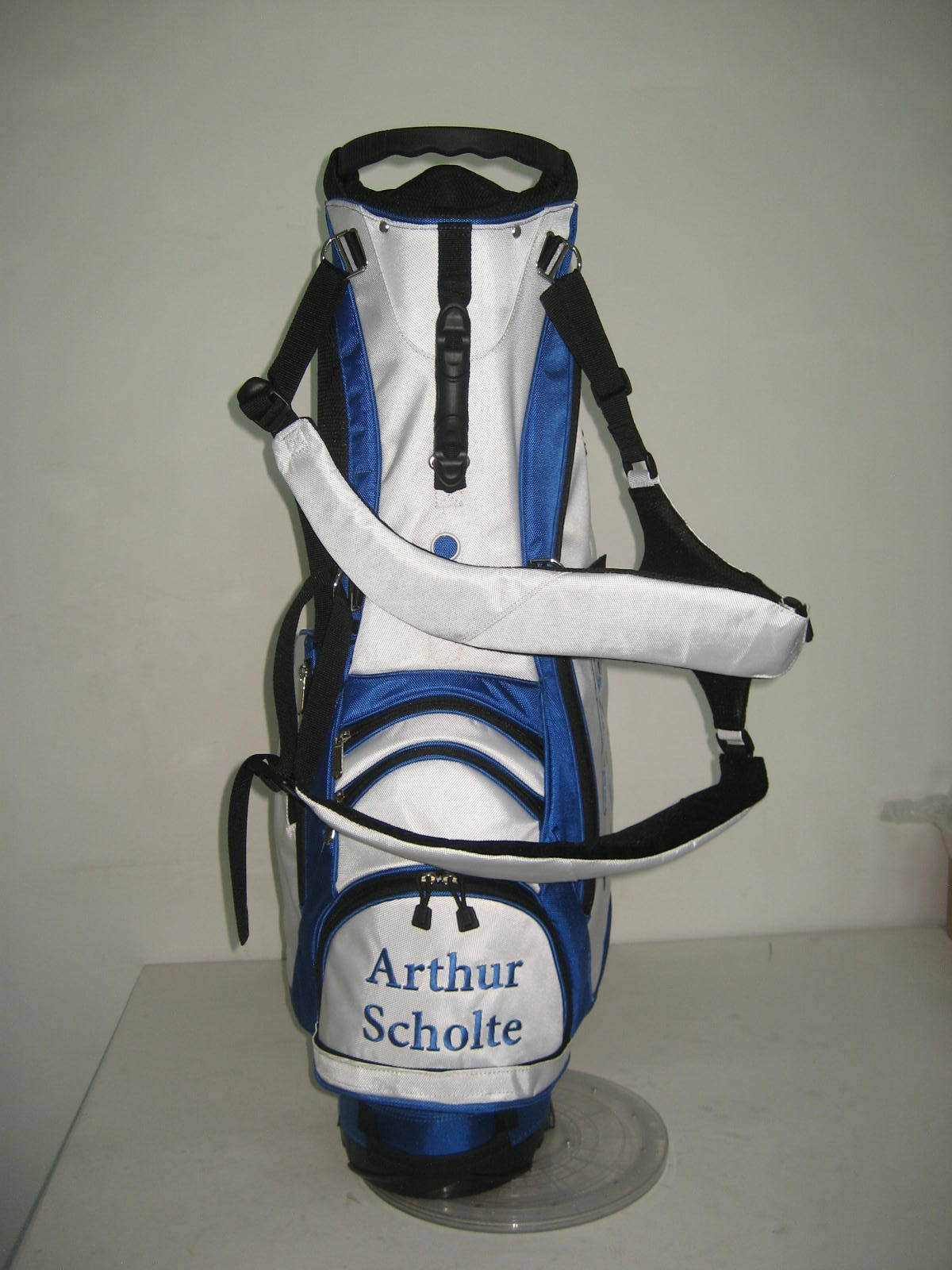 Customised football club golf bags by Golf Custom Bags 9