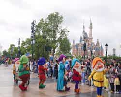 Tour "1-Day, 1-Park: Disneyland® Paris Ticket + Free Disney Guide Book" - review photo 4