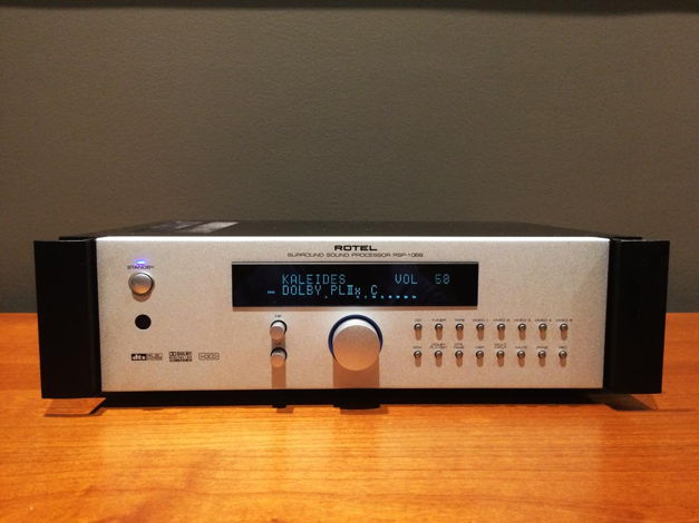 ROTEL RSP-1068 Surround Sound Pre-amp / Processor