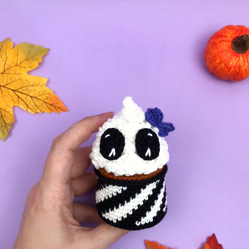 Skeleton Cupcake