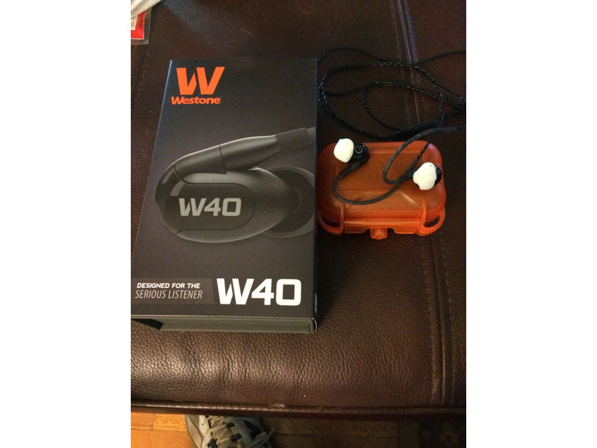 Westone Labs W-40 Earbuds W-40 One Month Old Used 3 hours Mint Condition best price on the web