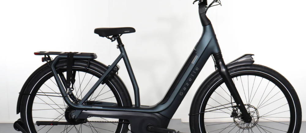 A Gazelle Avignon C380 electric city bike