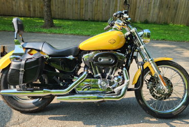 2007 HARLEY-DAVIDSON XL 1200C SPORTSTER CUSTOM (LUX COLORS) motorcycle for rent near Twinsburg, OH
