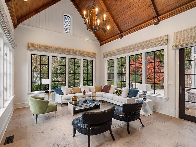 Video Tour: 3685 Paces Ferry Rd, Buckhead
