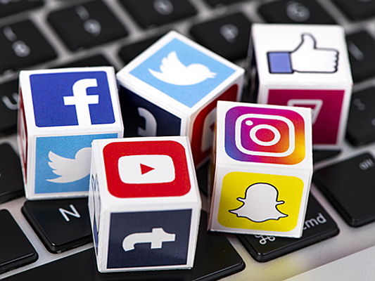  17220 Sant Feliu de Guíxols (Girona)
- Facebook, Twitter or Instagram? Which channel do Real Estate Agents use the most when in Social Media? Read about their favourite channel!