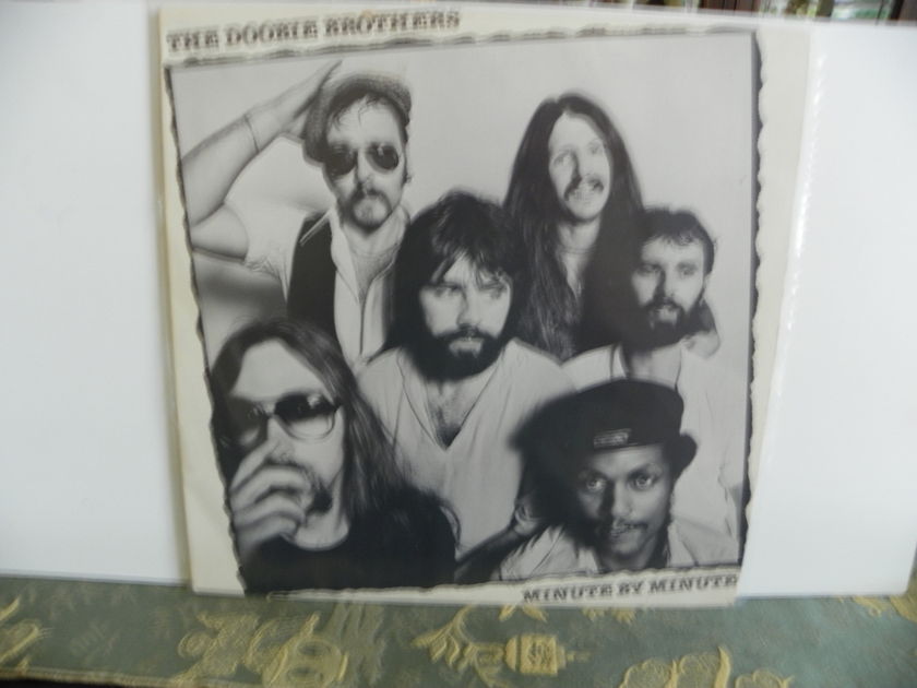 THE DOOBIE BROTHERS - MINUTE BY MINUTE Near Mint/Price Reduction