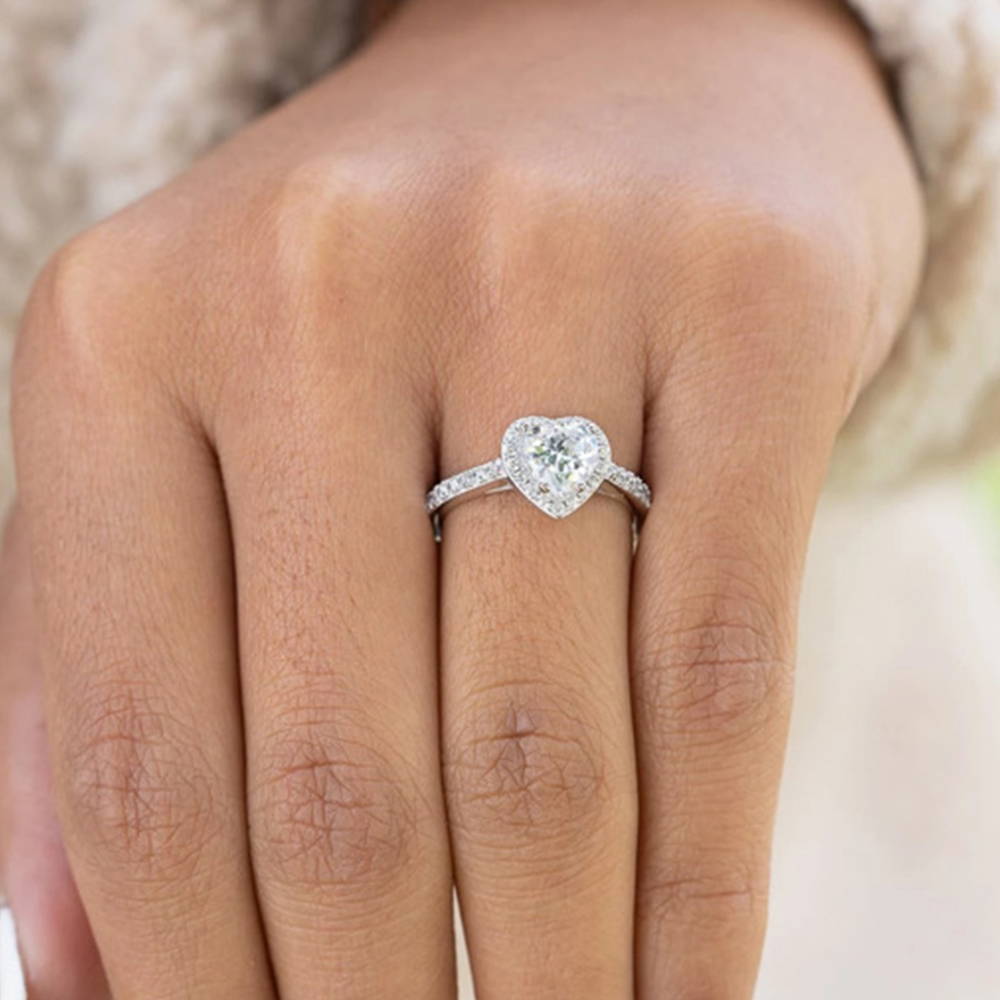 Stunning Beautiful Heart Shaped Diamond Ring