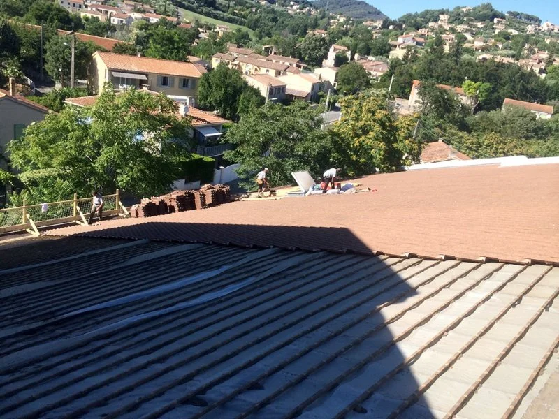 Rénovation d’une toiture en tuiles romanes pour le Conseil Régional à Manosque — photo 8 sur 9 — CEG TOITURE