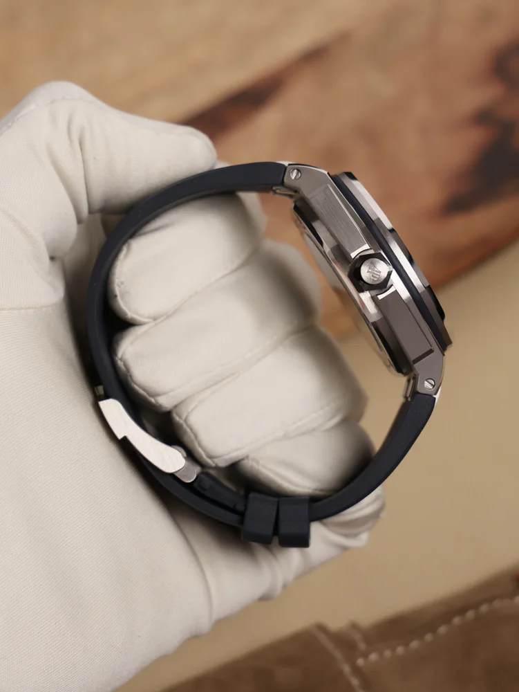 Audemars Piguet Royal Oak Offshore Diver 15720ST.OO.A027CA.01