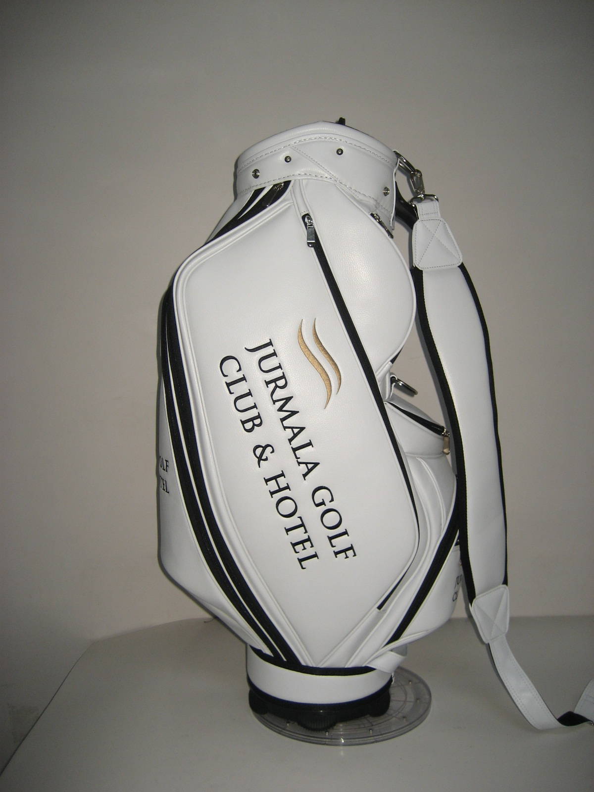 Customised football club golf bags by Golf Custom Bags 171