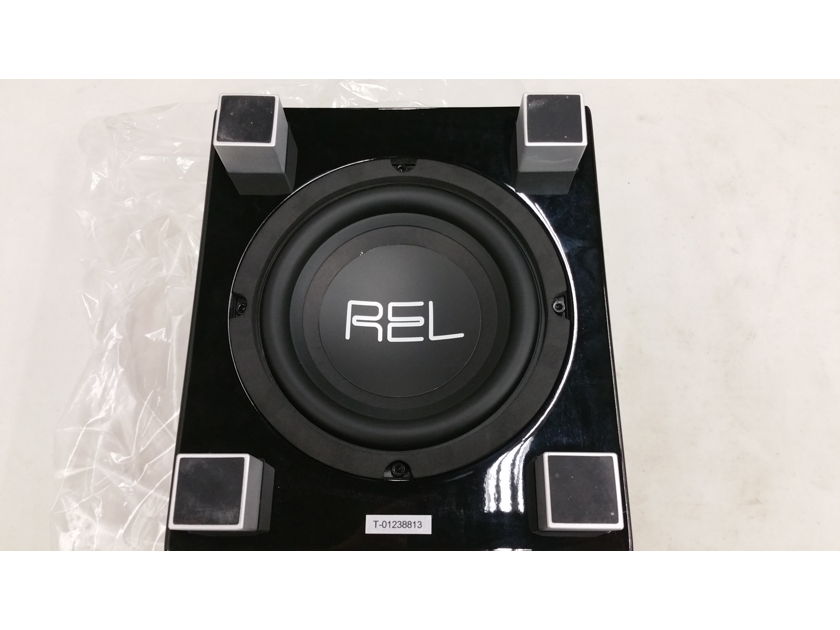REL Acoustics T-0 subwoofer, gloss black