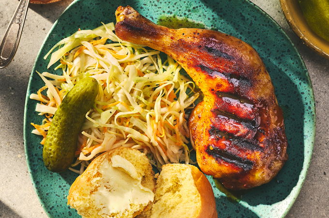 Cuisses de poulet grillées, sauce barbecue de la Caroline du Nord