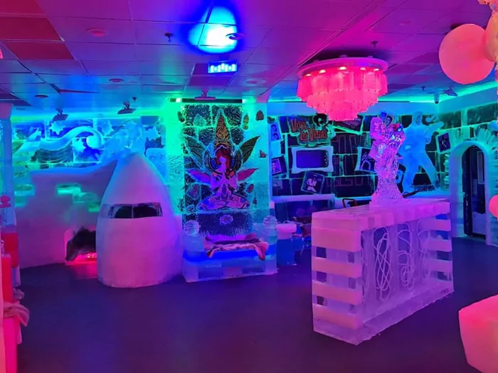 minus5 ICEBAR