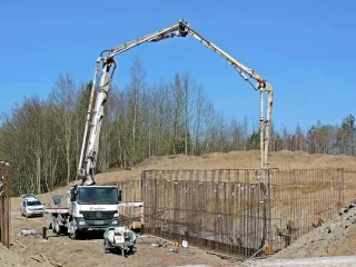  Betonowanie fundamentu przyczółka północnego obiektu MS-7c w km 4+505