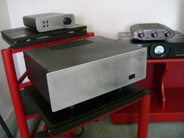 B&K ST-140 Amplifier  Silver